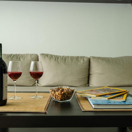 Bright 1Bdr Apartment In The City Center Сараево Екстериор снимка