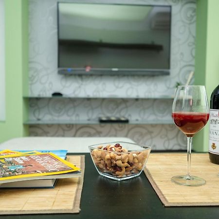 Bright 1Bdr Apartment In The City Center Сараево Екстериор снимка