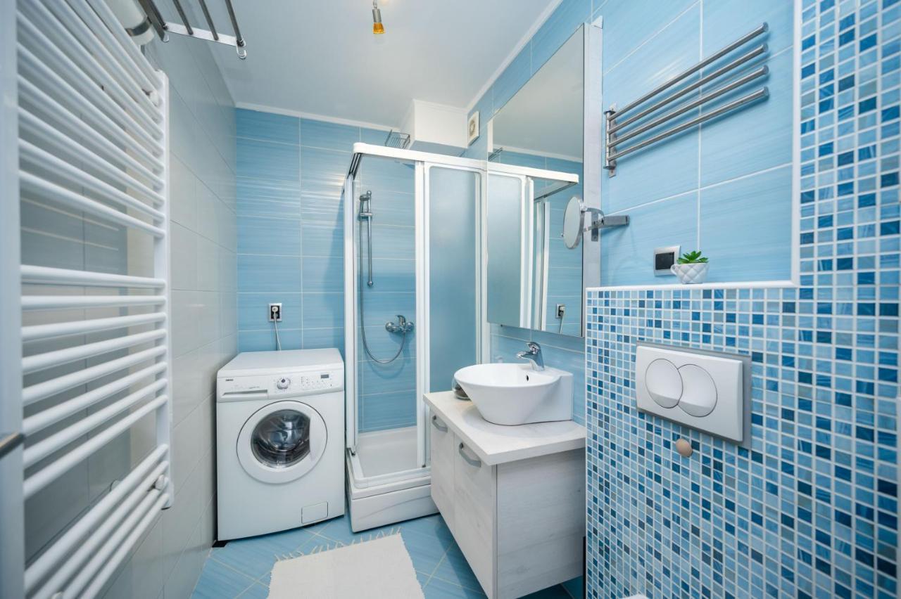 Bright 1Bdr Apartment In The City Center Сараево Екстериор снимка