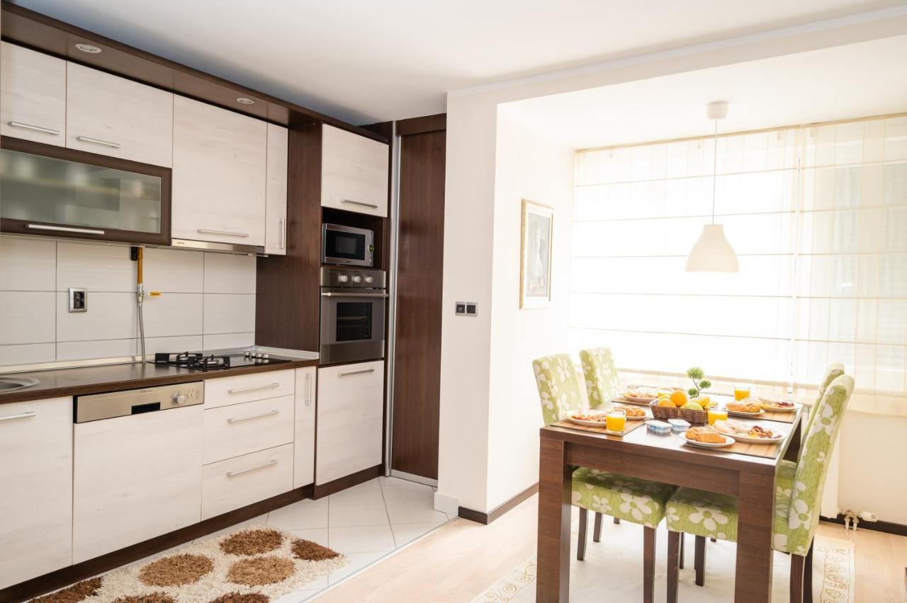 Bright 1Bdr Apartment In The City Center Сараево Екстериор снимка